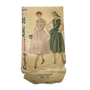 Simplicity Vintage 1950s Dress Pattern 3252 Bust 31 Hips 34